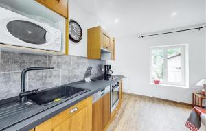 Nice Home In Grainville-La-Teinturi