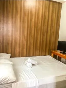 Leila Pension House - Tigbao