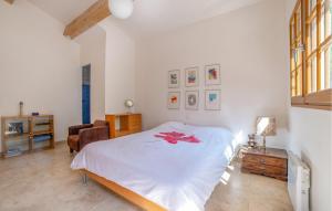 Maisons de vacances Beautiful Home In Besse-Sur-Issole : photos des chambres