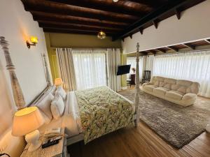 Pedro Barn Hotel at Little England Cottages