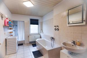 Preiswerte Apartments für Monteure, WLAN, Smart-TV & kostenfreie Parkplätze