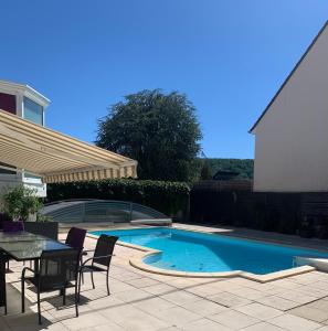 B&B / Chambres d'hotes Le 8 : photos des chambres