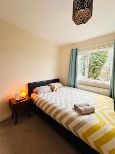 Entire 2 beds terrace house near Ricoh Arena. - Exhall