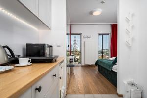 Prymasa Tysiąclecia 83A Free Garage by Perfect Apart