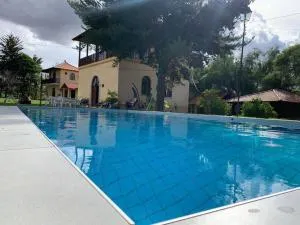 Espectacular y Cómoda Hacienda - Cochabamba