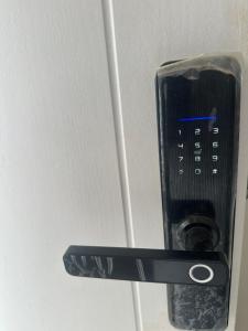 Elegant and quiet studio for smart entry