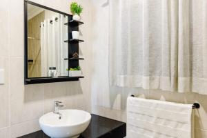 8 On Eagle Bed & Breakfast Room 2