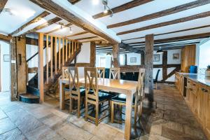 RYTON GRANGE FARMHOUSE to sleep 12