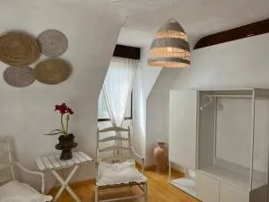 Maison familiale , Mine d'or à pied - بينيستين