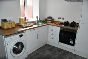 The Green Suite - Sleeps 6 - Three Bedrooms