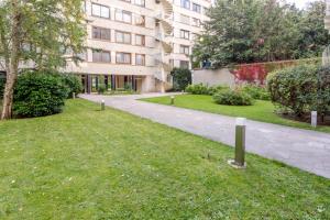 Calme dans la verdure Paris 16e