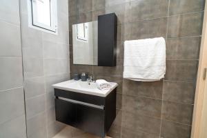 Top Rated! Modern, comfy, calm appartement