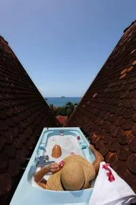 La baignoire sur le toit 7 à 8 personnes - La Moïse