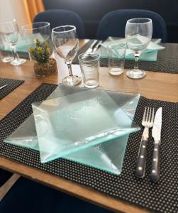 Cartier Disney 7min Train 6min Paris parking