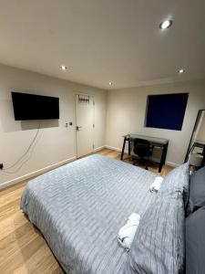 Paddington Station 2 Bedroom House