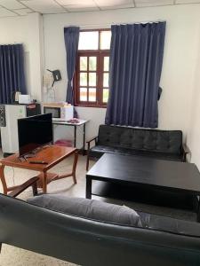 Private well priced Guesthouse available to rent