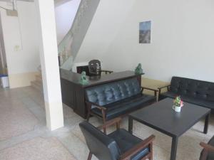 Private well priced Guesthouse available to rent