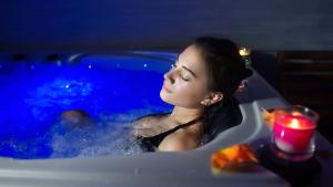 1900s Historic Charm -Free P+AC