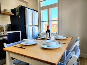 1900s Historic Charm -Free P+AC