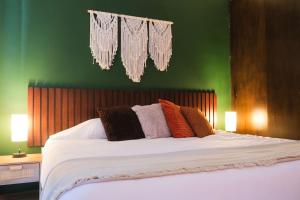 King Bed Retreat Parking Ideal Workspace