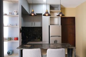 Enjoy Waves History and Comfort 2BR - 6 Guests