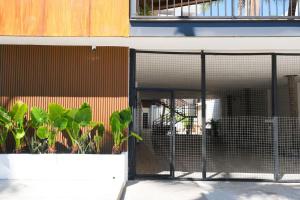 2BR1BA Office No Car Needed