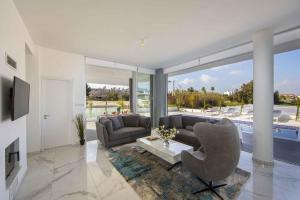 Brand New Luxurious Villa With Pool