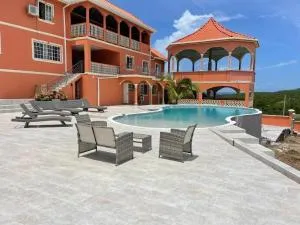 15000 Sq Ft 7 bedroom house with Pool and Ocean View - Silver Sands