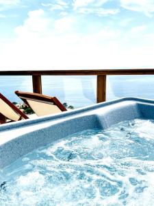 Mobil home vue exceptionnelle et spa - Domaine de lIle dOr