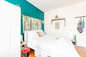 Boho Suite by Delicate Stays ROOM ONLY 25 min to Times Square near citi field, US open SHARED BATHROOM CAT FRIENDLY ONLY - 杰克逊高地