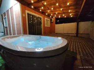 CASA CLIMATIZADA COM HIDROMASSAGEM PRÓXIMO BETO CARRERO E PRAIAS - Casa 1 DuMar Hospedagem - 纳韦甘蒂斯