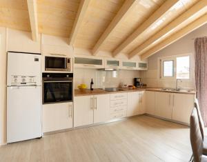 Rachi Apartments, Nidri