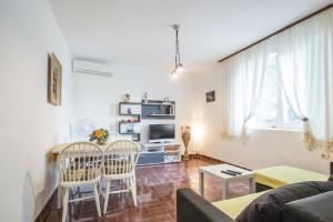 Apartments with a parking space Valbandon, Fazana - 11601