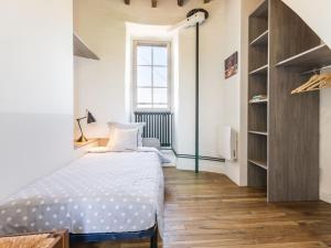 Maisons de vacances Moulin 18eme siecle, 3 chambres, jardin, wifi a Monnieres - FR-1-306-1164 : photos des chambres