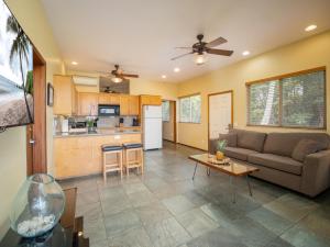 Aloha Aku Hula2 Suite - Experience Beachfront Bliss