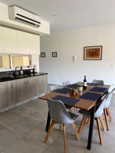 Beautiful Roof top Pool & Gym with Ocean views!