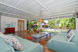 Villa Tap - Private 6BR Tropical Paradise Minutes to the Beach