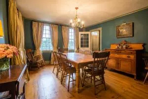 100 percent Private! Pool, Views, Skiing, Theatre! - Weston