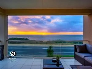 Spectacular Esplanade 4BR Contemporary with Views - 阿丁格海滩