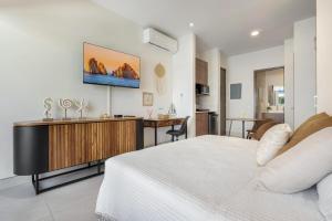 Loft con balcón privado, estacionamiento gratis - Un oasis en Los Cabos