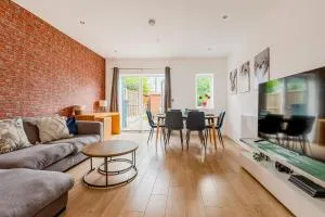Peaceful 4BR Home with Garden& Parking in Walthamstow - 伍德福德格林