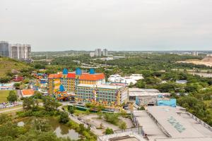 HostaHome Suites at Afiniti Residence walk to Legoland