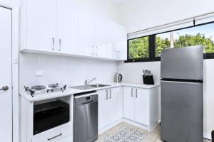 GLE18 Glebe Gem Chic Studio Apartment in Prime Location