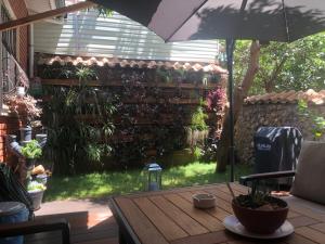 KALEİÇİ MÜSTAKİL BAHÇELİ MÜTHİŞ ev