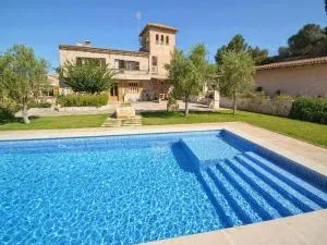 Elegant holiday home with private pool - Сон-Масія