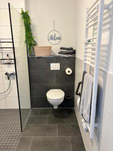 Charming Homes - Studio 22