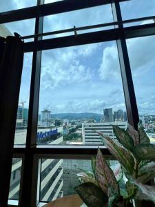 Huge & Vibrant 2 Bedroom Unit in Cebu City