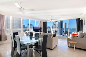 Spacious 3 Bedroom Apartment in Surfers Paradise - CoastHM