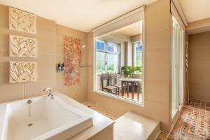 Phòng Deluxe Giường Đôi Có Bồn Tắm (Deluxe Double Room with Bath)