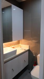 Air residence Fantasy Sophisticated Chic Family living 300 Mbps Fast